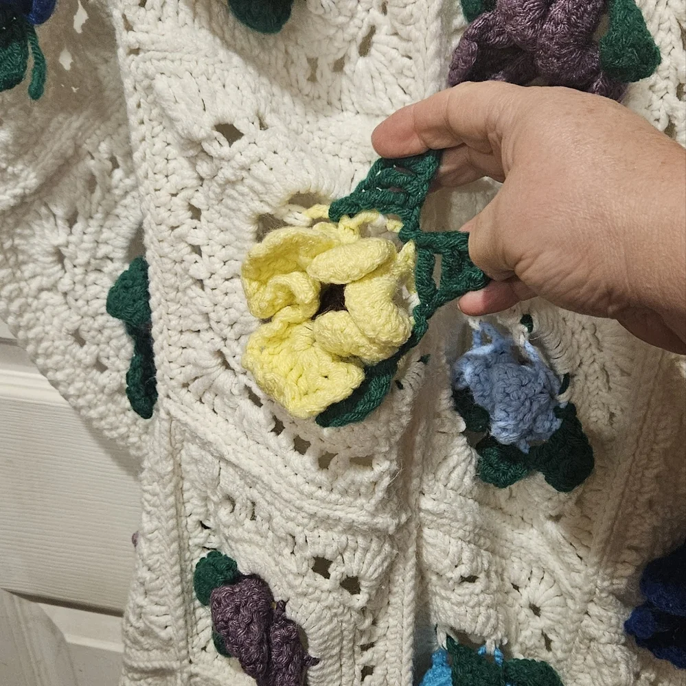 HAND KNITTED BLANKET